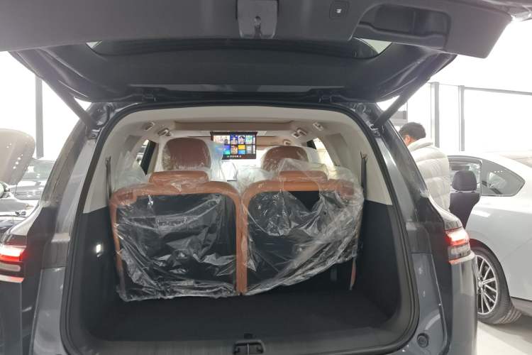 Used Leapmotor C16 2026 All-Electric 630 LiDAR Zhizun Edition 6 Seats
