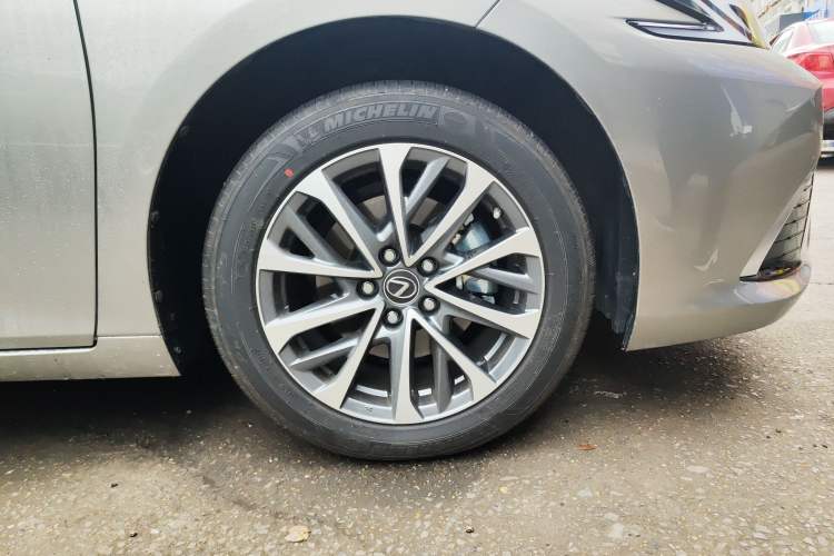 Used Lexus ES 2025 200 Premium Edition