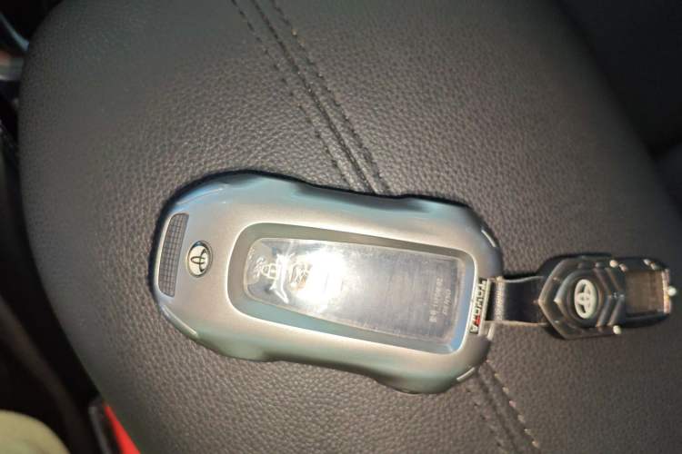 Used Toyota RAV4 2021 2.0L CVT Two-Wheel Drive Fashion PLUS Edition
