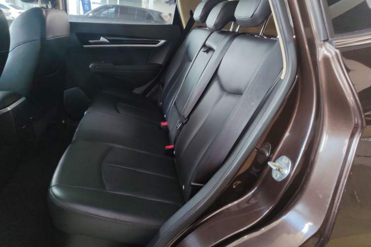 Used Dongfeng Aeolus AX7 2015 2.0L Automatic Zhiyi Trim
