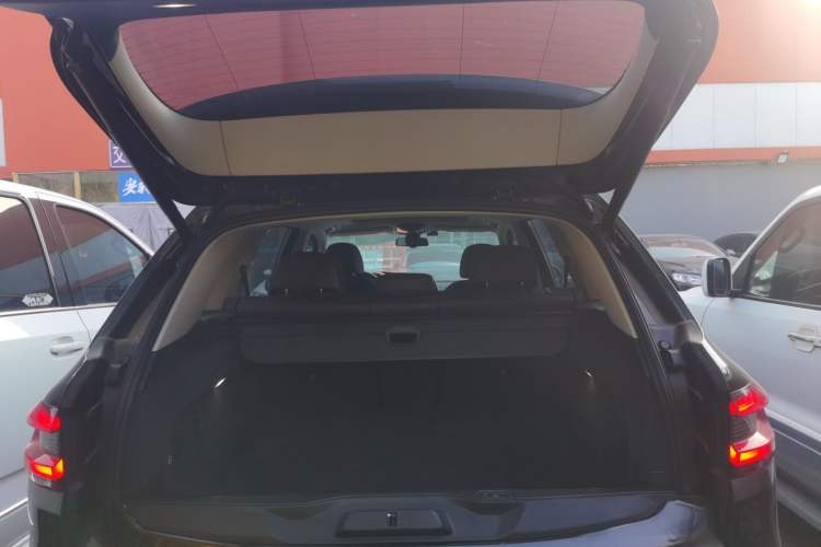 Used BMW X5 2022 xDrive 30Li Luxury M Sport Package
