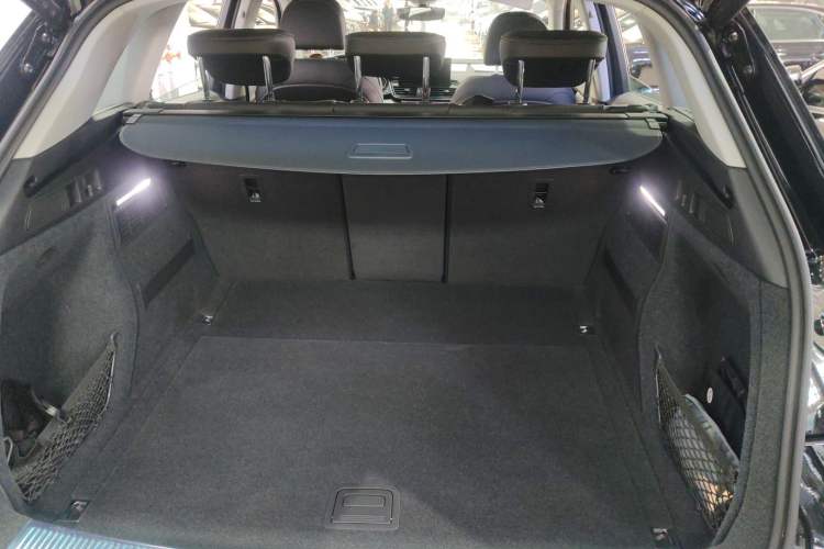 Used Audi Q5L 2022 40T Luxury Dynamic Model Trunk