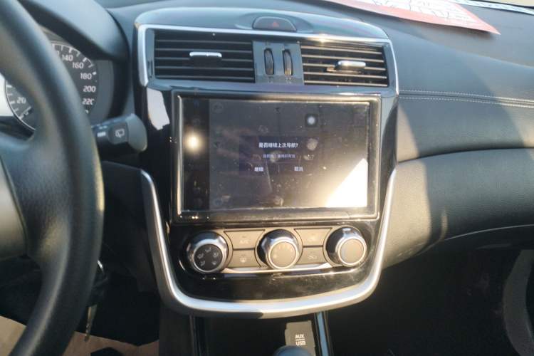 Used Nissan Tiida 2016 1.6L CVT Cool Dynamic Edition Audio And AC Panel