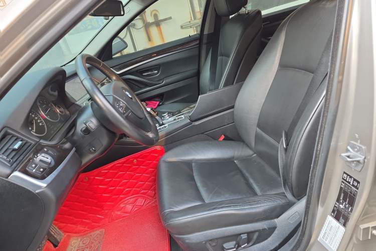 Used BMW 5 Series 2013 525Li Leading Model
