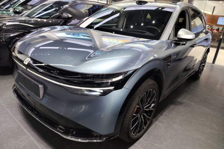 Used Zeekr 7X 2025 100 kWh Long-Range Rear-Wheel Drive with Intelligent Driving Features