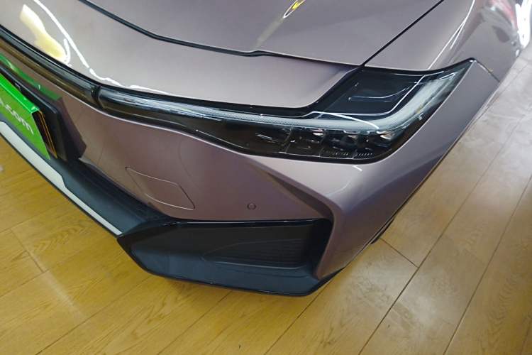 Used Toyota bZ3 2023 616 km Long-Range PRO Left Front Headlight