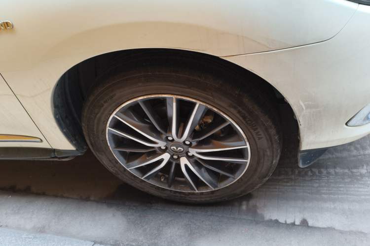 Used Infiniti QX60 2018 2.5 S/C Hybrid Two-Wheel-Drive Champion Family Edition Right Front Wheel Hub