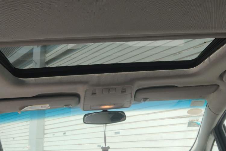 Used Buick GT 2012 XT 1.6L Automatic Comfort Edition Headliner