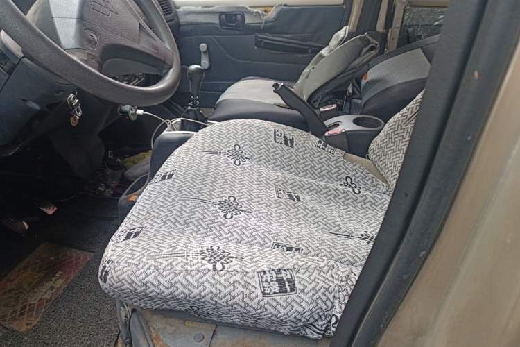 Used Wuling Rongguang 2011 1.2L Base Version
