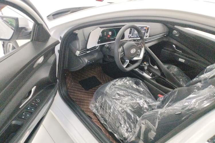 Used Hyundai Elantra 2023 1.5L CVT GLX Elite Edition
