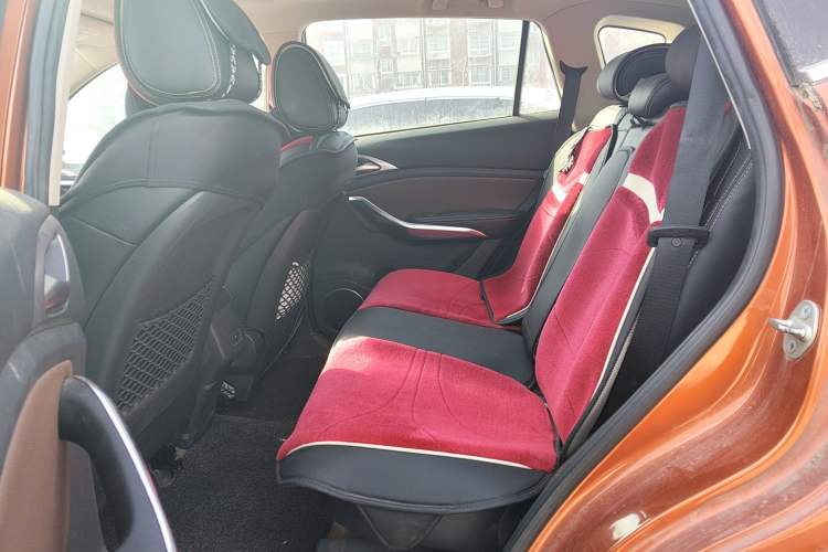 Used BYD Song 2016 GaiShi Edition 1.5TID Automatic Elite Model Left Rear Seat