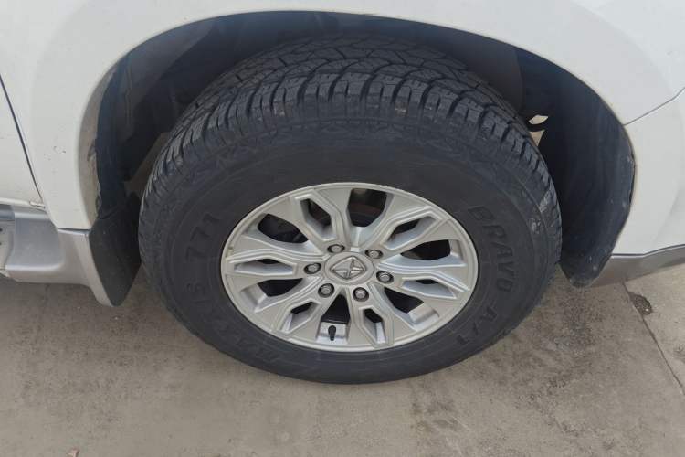 Used JMC Yusheng S350 2013 2.4T Automatic 2WD Diesel Luxury 7-Seater Right Front Wheel Hub