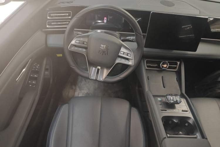 Used BYD Qin L 2024 DM-i 120KM Leading Model Steering Wheel