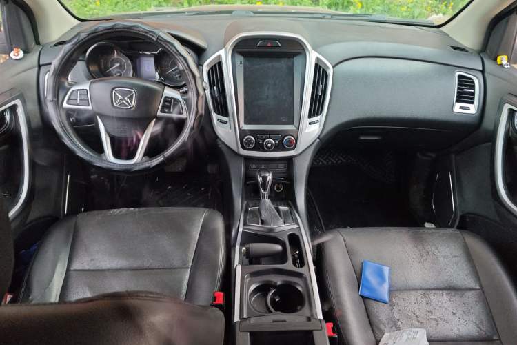 Used JMC Yusheng S350 2013 2.4T Automatic 2WD Diesel Luxury Edition 5 Seats
