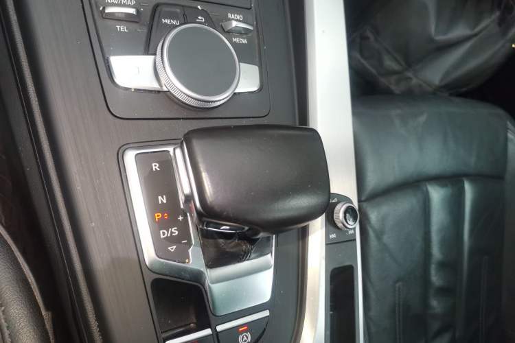 Used Audi A4L 2019 40 TFSI Fashion Edition China VI Emission Standard