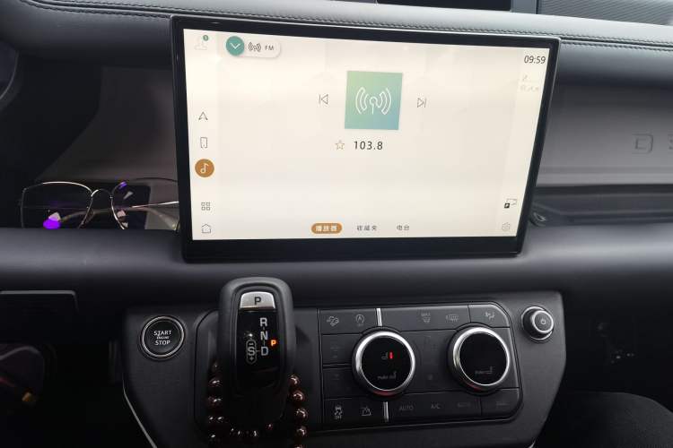 Used Land Rover Defender 2023 Facelift 90 3.0T P400 XS
