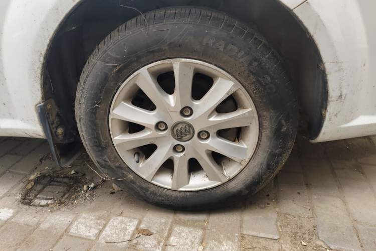 Used Buick Excelle 2015 1.5L Manual Classic Trim
