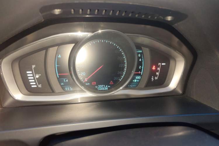 Used Volvo V60 2014 Restyled T5 Zhiya Edition
