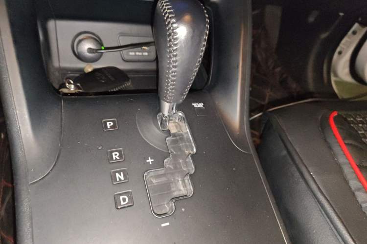 Used Hyundai ix35 2013 2.0L Automatic Two-Wheel Drive Leading GLX China IV Standard Gear Lever