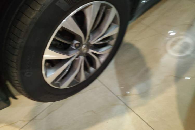 Used GAC Trumpchi GS8 2017 320T Four-Wheel Drive Luxury Smart Connectivity Version (7 Seats) Left Front Wheel Hub