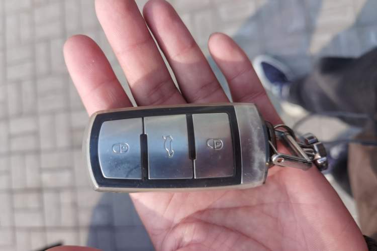 Used Volkswagen Magotan 2016 1.8TSI Luxury Comfort Model Vehicle Key