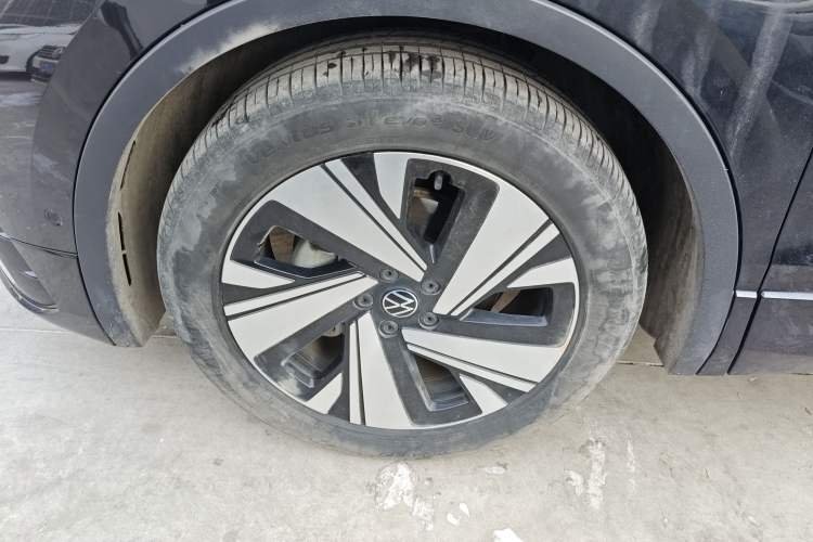 Used Volkswagen Tiguan L 2023 Restyled 330TSI Automatic Two-Wheel Drive R-Line Enhanced Comfort Version
