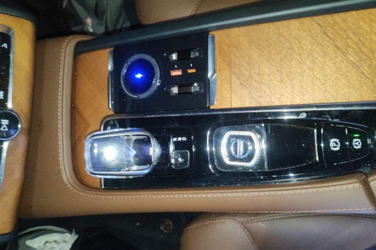 Used Volvo XC90 2024 B6 Zhiyi Luxury 7-Seater