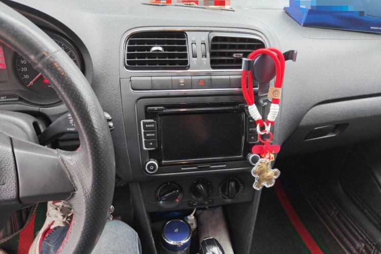 Used Volkswagen Polo 2011 1.6L Automatic ZhiShang Version Audio And AC Panel