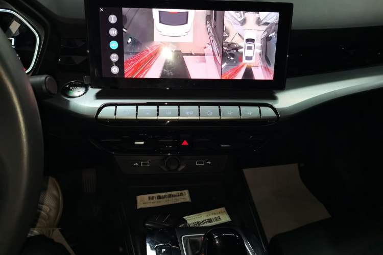 Used MG 5 2022 180 DVVT CVT Youth Luxury Edition
