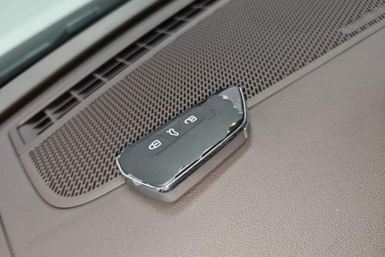 Used Volkswagen Tavendor 2023 380TSI All-Wheel Drive R-Line Journey Edition
