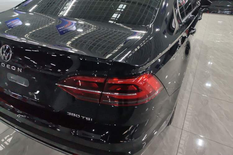 Used Volkswagen Phideon 2021 380TSI Luxury Edition Right Rear Taillight