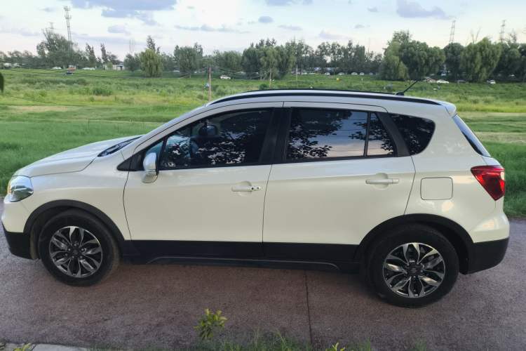 Used Suzuki Vitara S-Cross 2017 1.6L CVT Two-Wheel Drive Urban Fashion Model