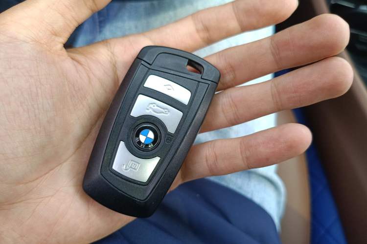 Used BMW 5 Series GT 2017 528i Leading Model
