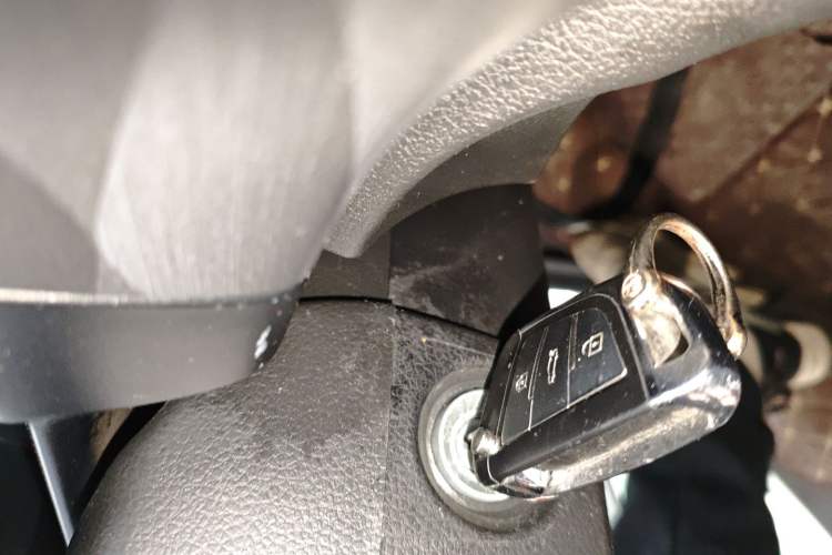 Used Jinbei Gold Hiace M Classic 2023 1.5L Travel Lion Passenger Vehicle 5/6/7 Seats
