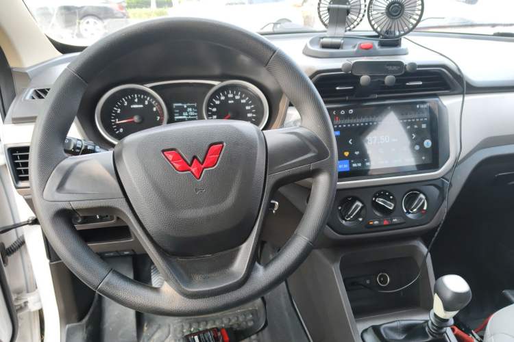 Used Wuling Hongguang 2021 1.5L Facelift S Comfort Version Hydraulic Power Steering LAR Center Console