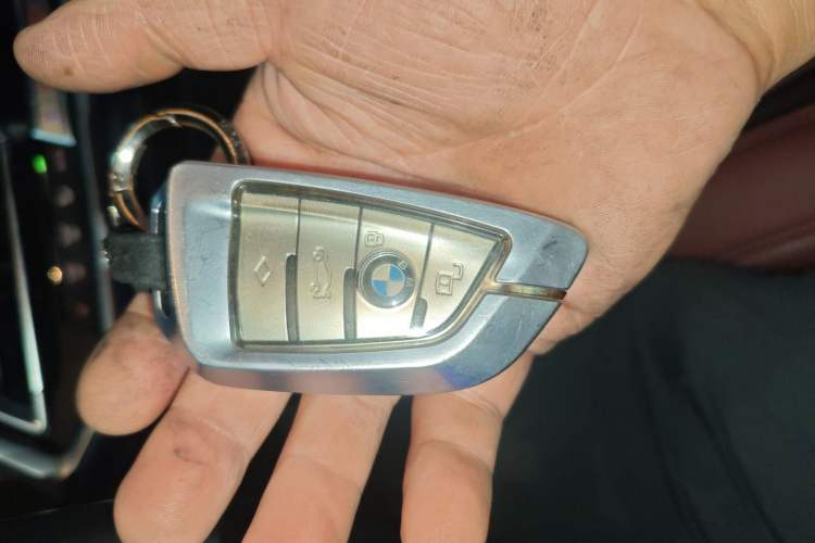 Used BMW X5 2022 Restyled xDrive 30Li Luxury Version M Sport Package
