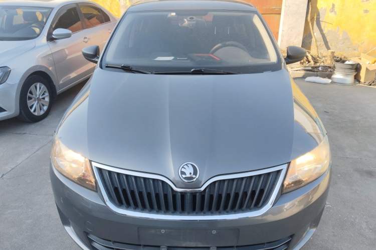 Used Skoda Rapid 2013 1.4L Manual Enjoyment Model