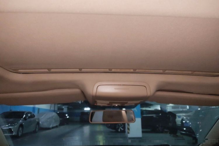 Used Volkswagen Sagitar 2012 1.4TSI Manual Luxury Model Headliner