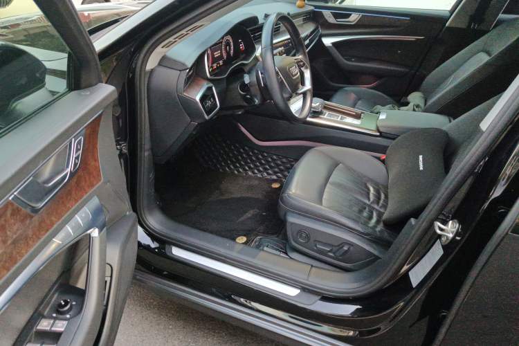 Used Audi A6 2020 allroad quattro Explorer 55 TFSI Prestige Off-Road Model
