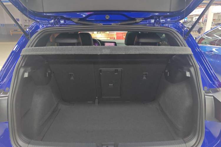 Used Volkswagen Golf 2023 Facelift 280TSI DSG R-Line Lite
