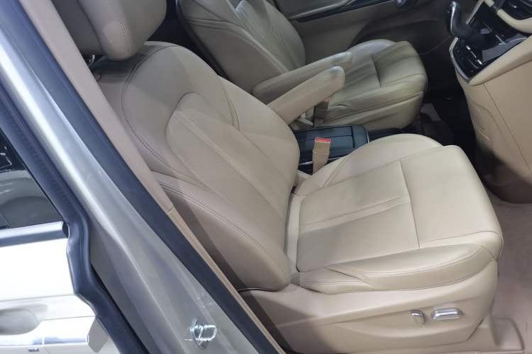 Used Buick GL8 2021 ES Landtrek 653T Luxury Model
