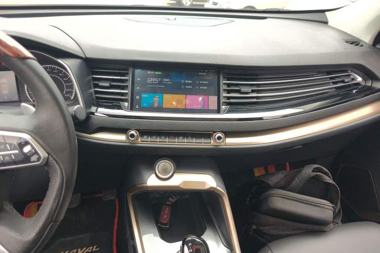 Used Haval H6 2020 1.5 GDIT Automatic Platinum Champion Edition Audio And AC Panel