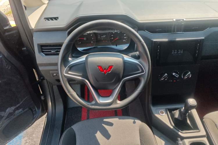 Used Wuling Zhengcheng 2022 2.0L Manual Entrepreneurial Version
