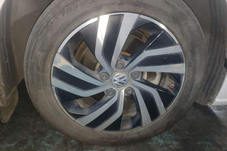 Used Volkswagen Bora Pure Electric 2020 Shan Model Right Front Wheel Hub