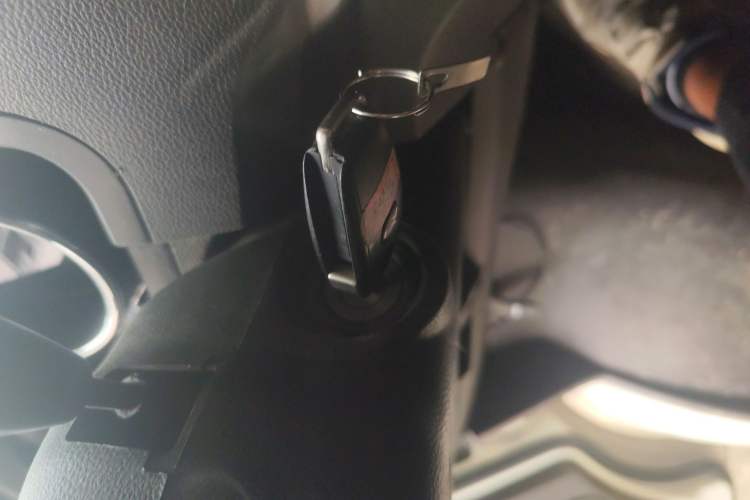 Used New Gonow Shuailing 2022 Standard Range with 41.64 kWh Lishen Power Vehicle Key