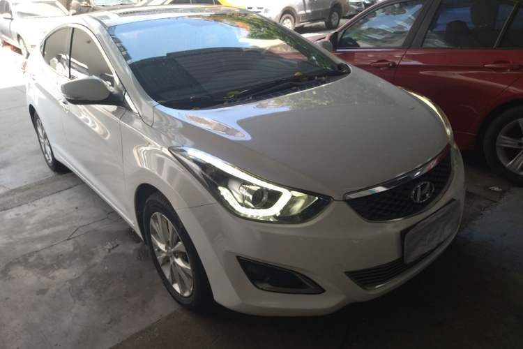 Used Hyundai Elantra (5th Generation / Langdong) 2016 1.6L Automatic Prestige Model Front Right 45 Deg