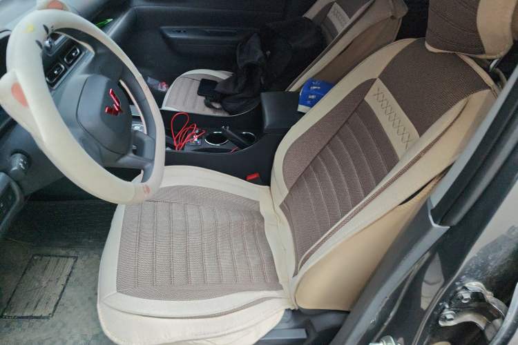 Used Wuling Hongguang New Energy 2025 Extended-Range Hybrid 50 km Utility Version Left Front Seat