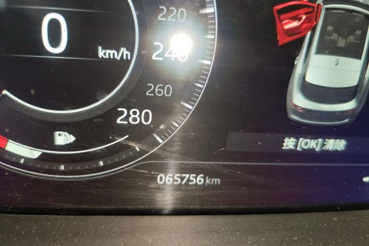 Used Jaguar F-PACE 2020 2.0T Rally Edition Odometer Close Up