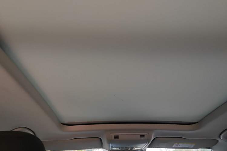 Used Volkswagen Tharu 2021 280TSI Two-Wheel-Drive Luxury Plus Edition Headliner