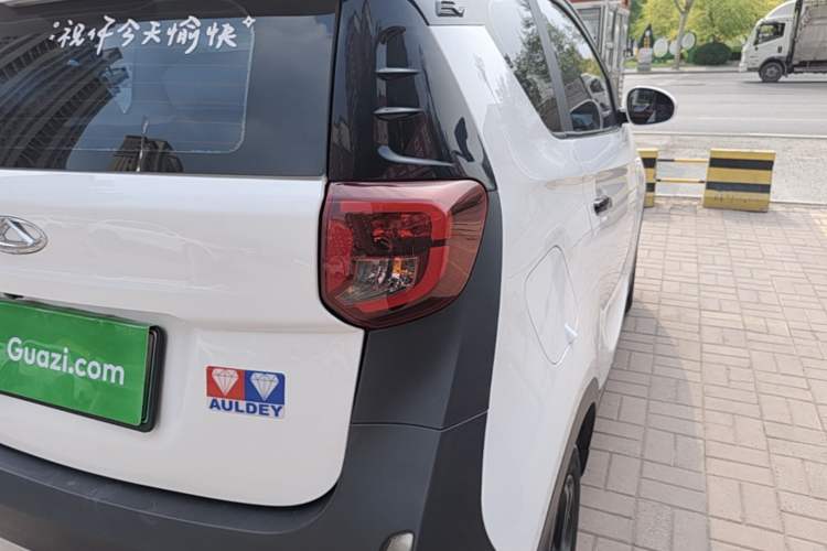 Used Chery QQ Little Ant 2021 150 000 Yuan "Ant Fan" Edition New Ant Cool Version Lithium-Ion Battery Exterior 3